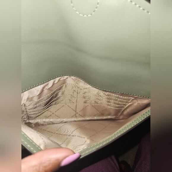 Michael Kors Oversized Envelope Wristlet/Clutch nwot - Picture 7 of 8